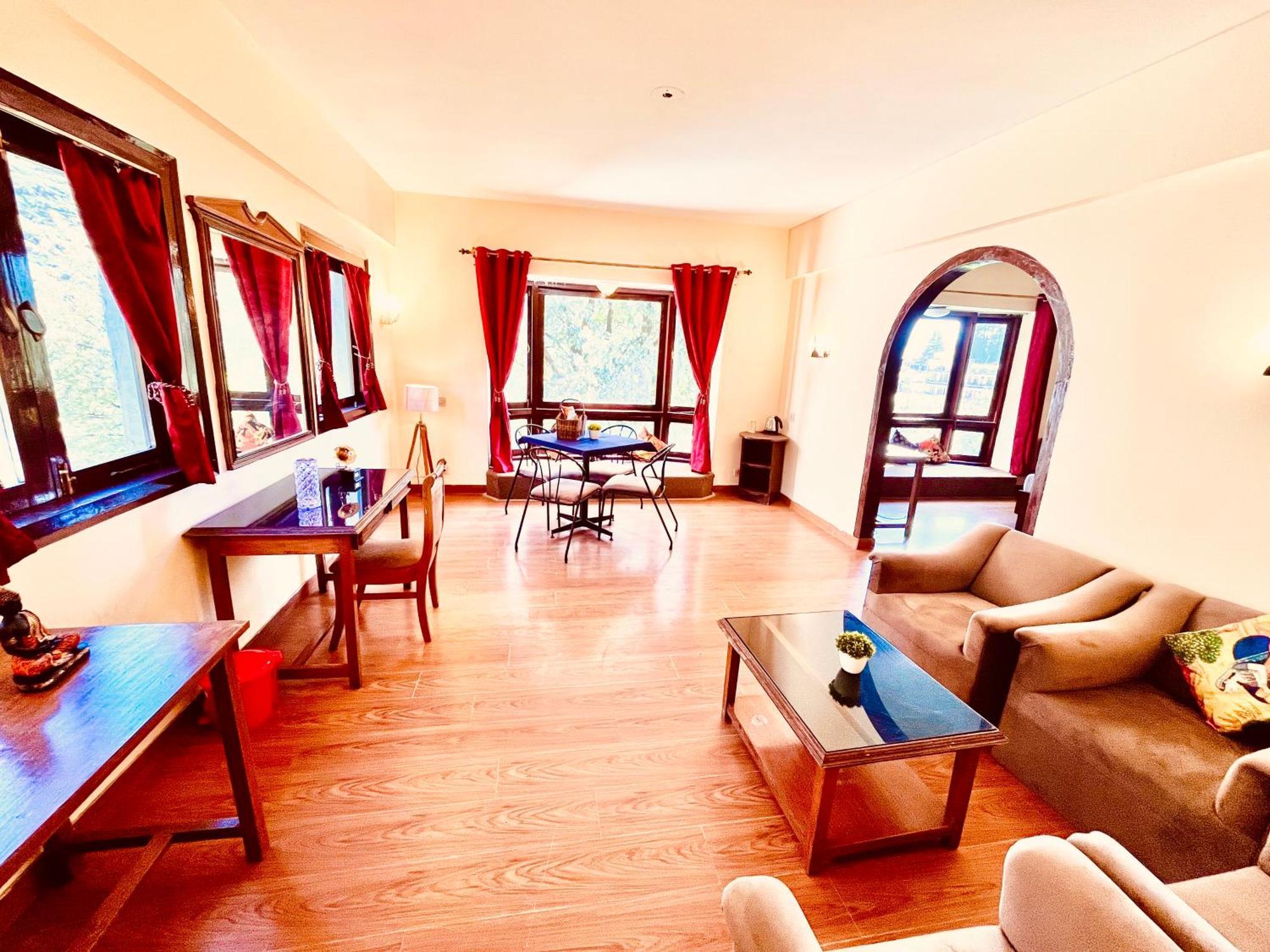 Sagar Resort !! Mountain View ! Luxury Stay ! Family Resort ! Private Parking ! Near Mall Road Manāli Extérieur photo